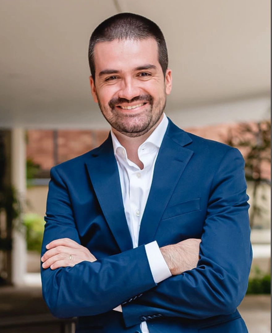 Dr. Maykon Pereira